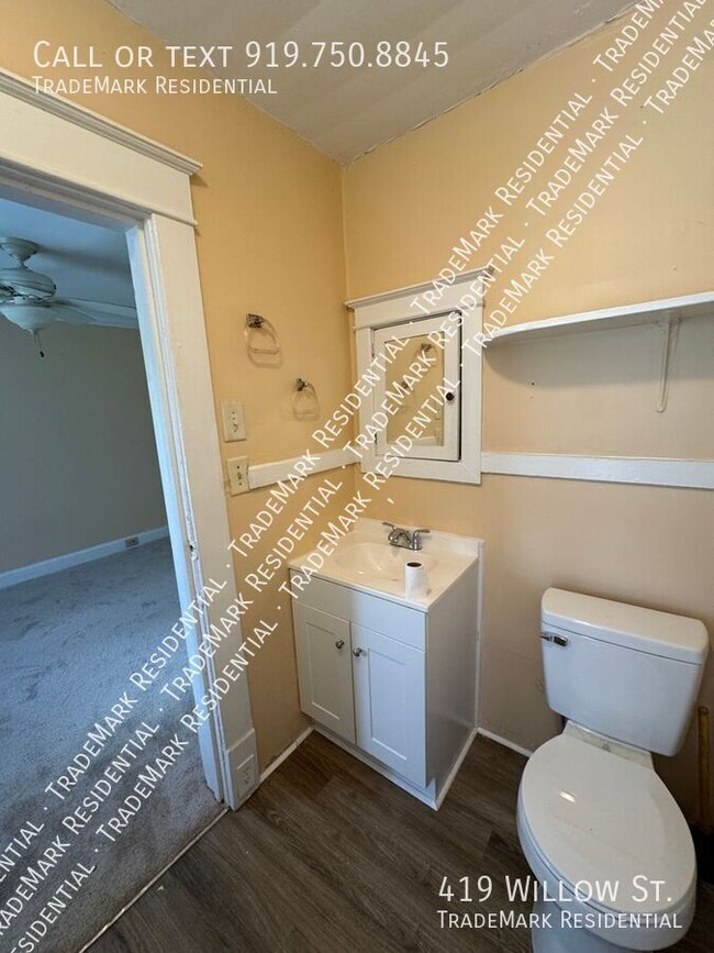 Building Photo - 419 Willow St