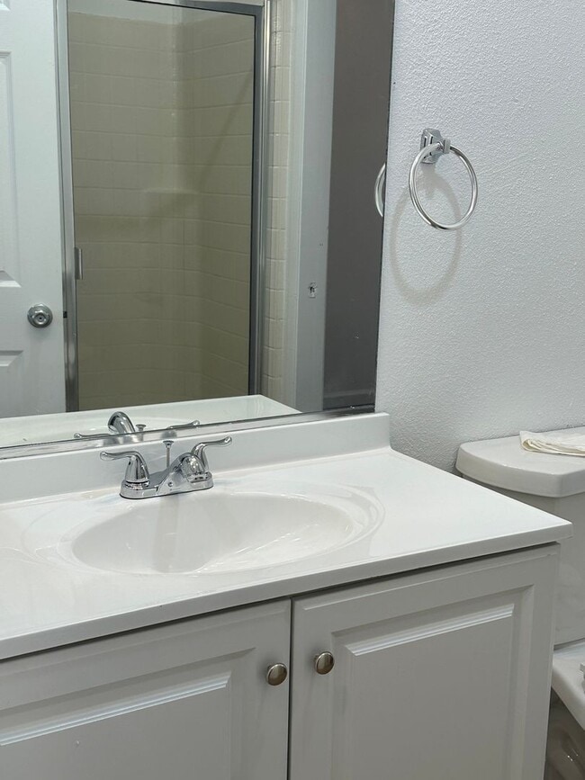 Building Photo - Spacious 4-Bedroom Home with Office, 3 Full Baths, and Modern Amenities