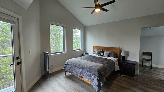 Building Photo - Fully furnished town home in Bigfork
