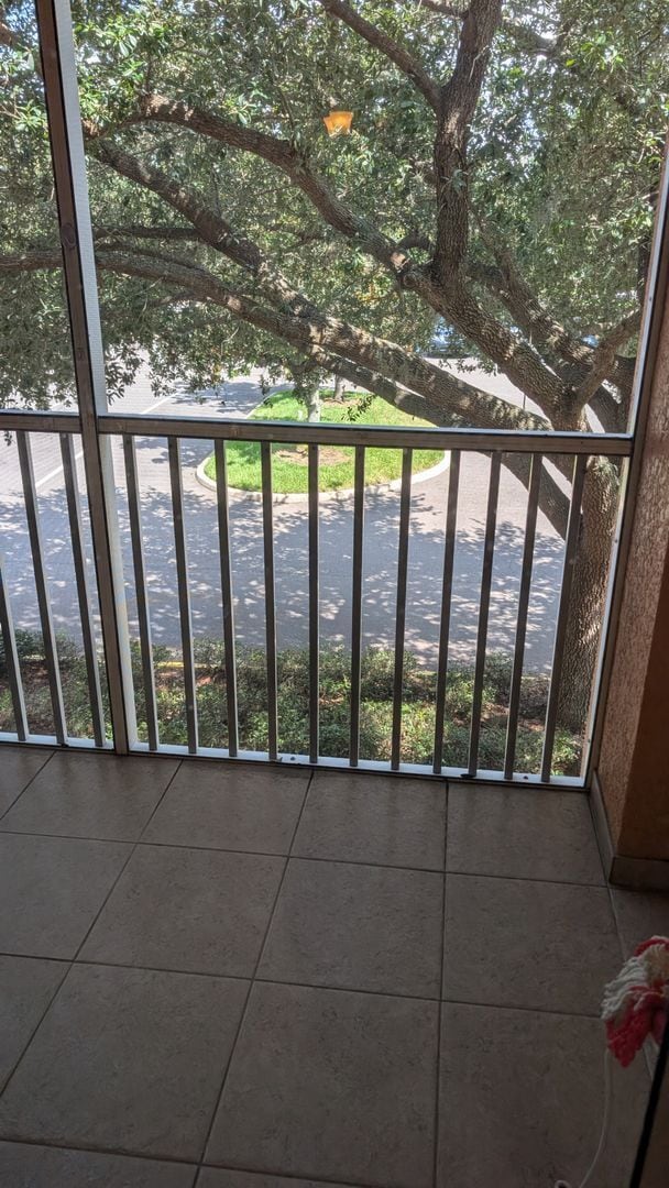 Building Photo - 3 Bedrooms 2 baths Immaculate condominium ...