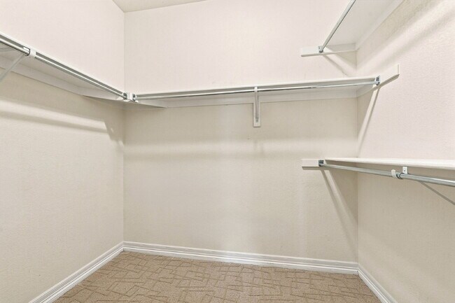 Building Photo - $2,795.95 with $300 Off the first month's rent, 2 Beds - 2.5 Bath, Townhome in Lone Tree with Bal...