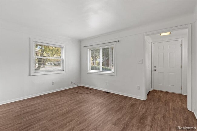 Building Photo - 13263 Frazho Rd