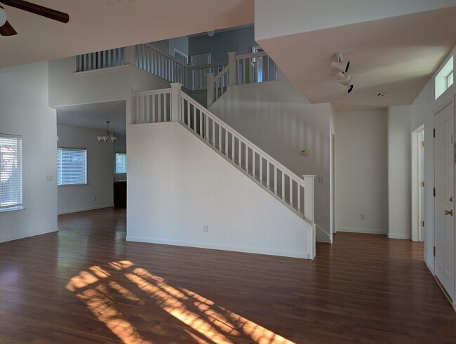 Building Photo - Nice 2 story home with lots of space, close to Fugman Elementary, Copper River and Woodward Park.