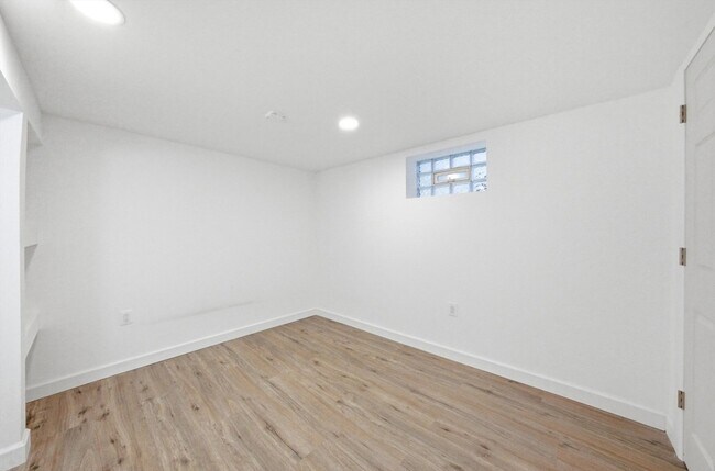 Building Photo - 4605 S Laramie Ave