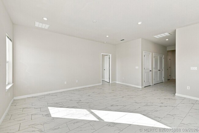 Building Photo - 10597 SW Vasari Way