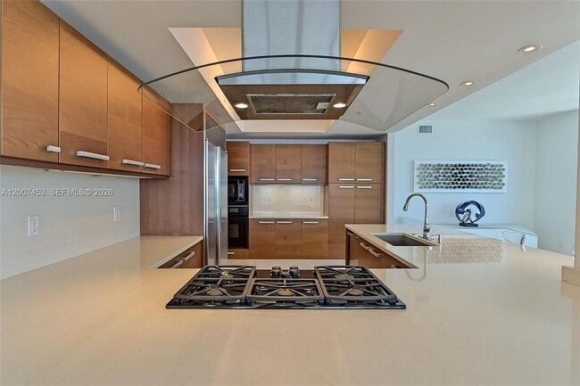 Building Photo - 3535 S Ocean Dr