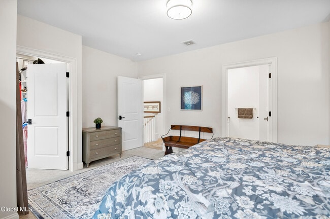 Building Photo - 37 White St