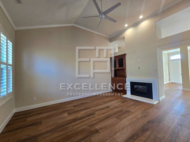 Building Photo - 3/2.5 Home + Office with 2219SF of Beautif...
