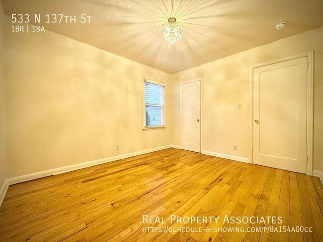 Building Photo - 533 N 137th St