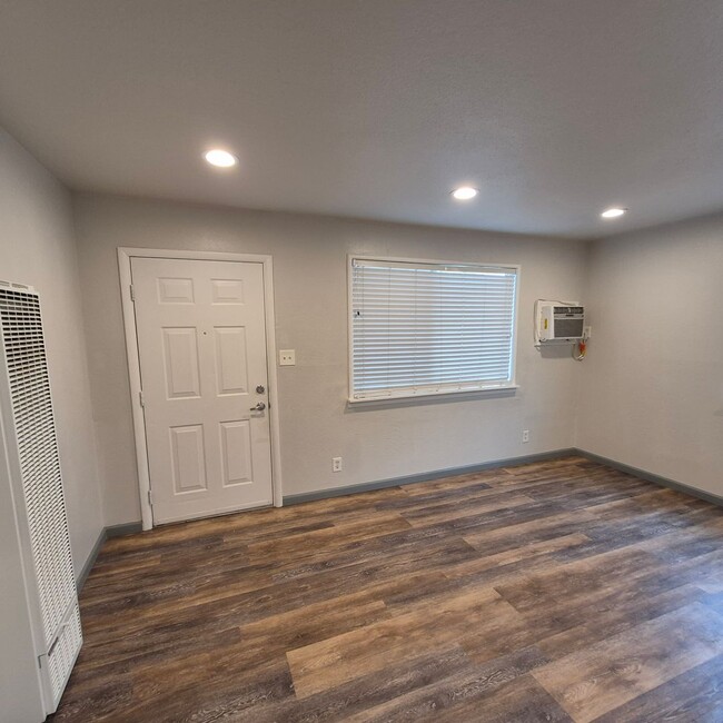 Building Photo - 3835 Sherman Way