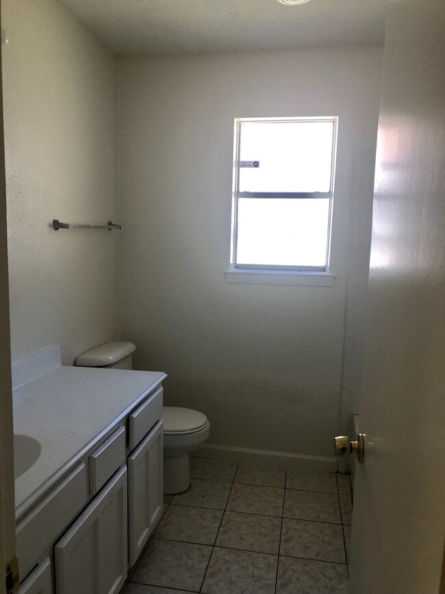 Building Photo - Coming Soon ! Nice 4 Bed Room Home in North Houston Area