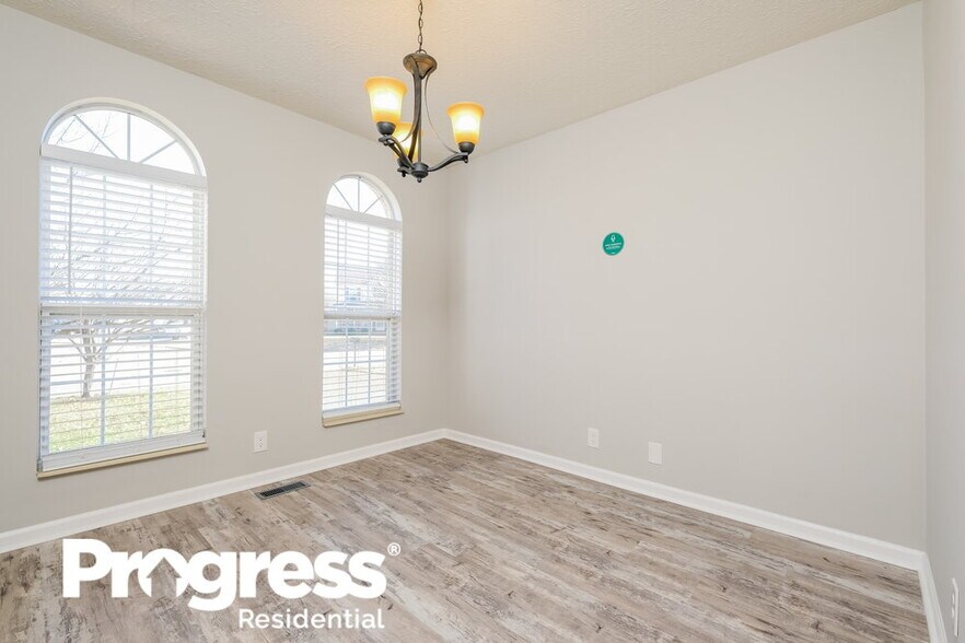 Building Photo - 379 Dorr Dr