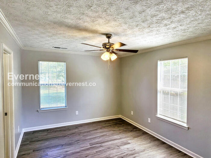 Building Photo - 1020 Joseph Ln