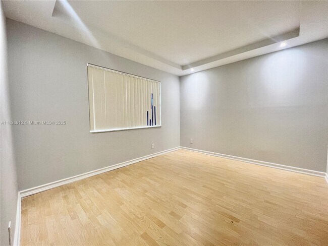 Building Photo - 8450 Lagos De Campo Blvd