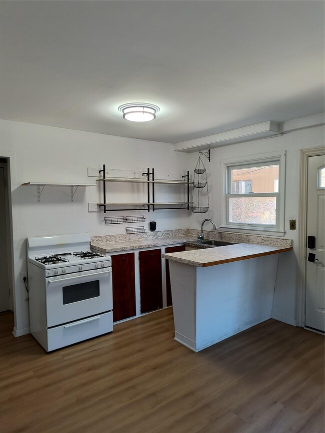 Building Photo - 105 Belmont Ave