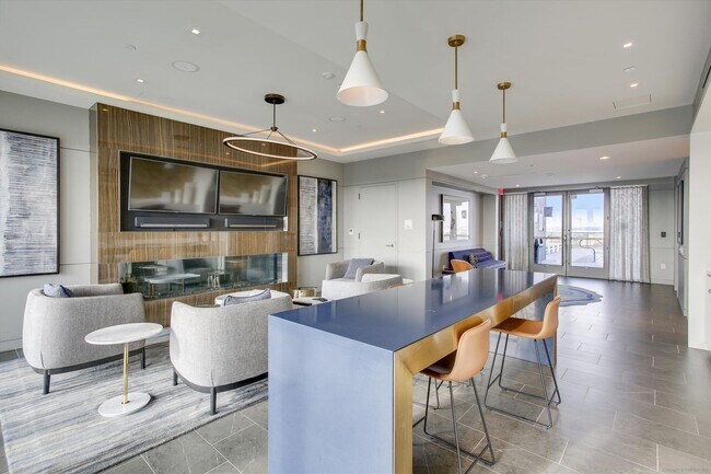 Building Photo - Fabulous 1 Bed/1 Bath condo at The Avidian...