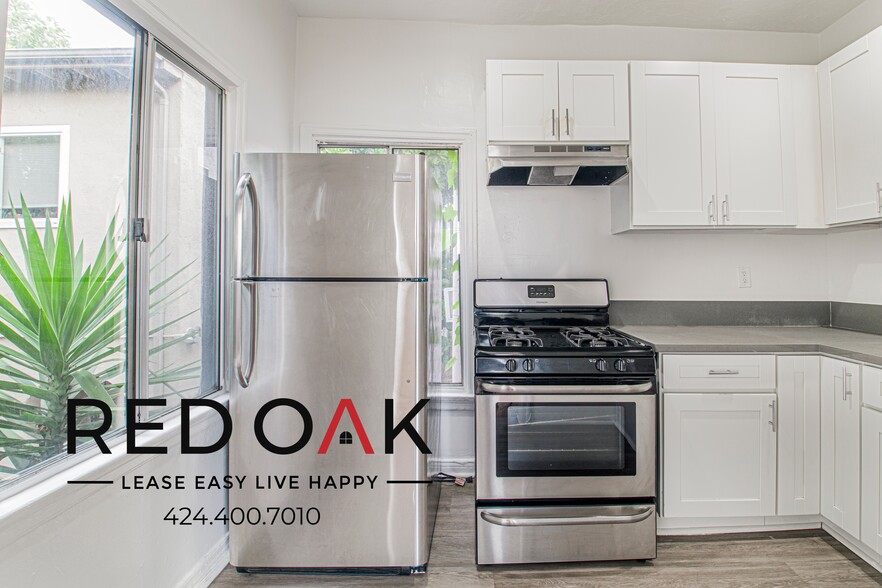 Building Photo - 4811 Melrose Ave