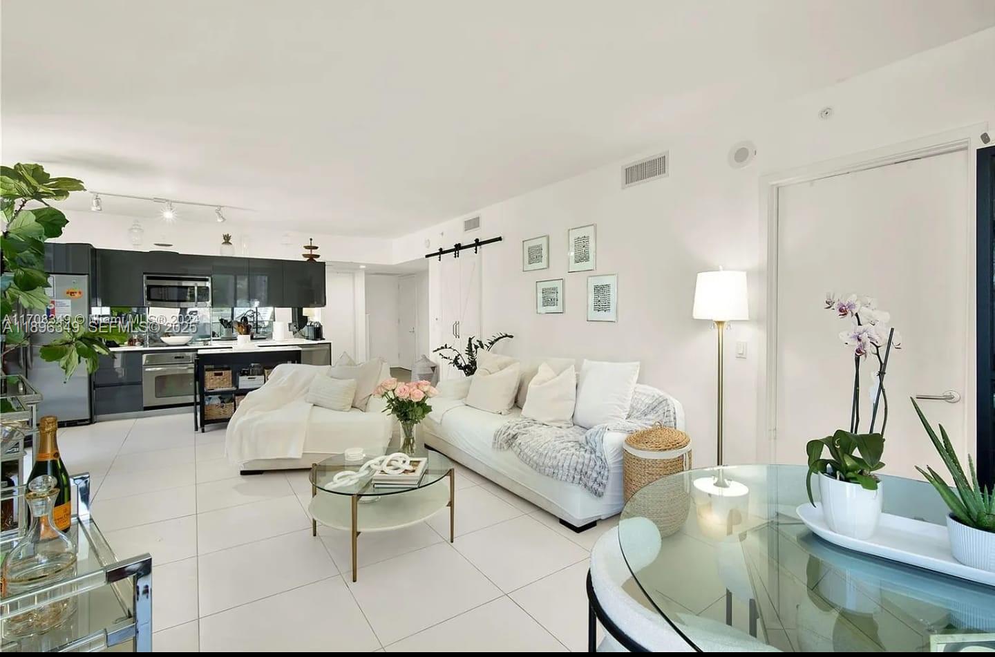 Building Photo - 31 SE 6th St