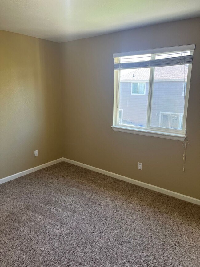 Building Photo - 3658 Claycomb Ln