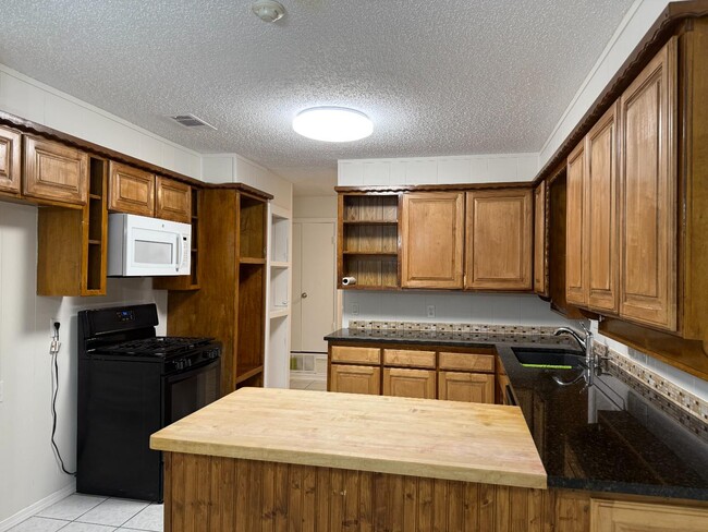 Building Photo - 125 Briarwood Dr