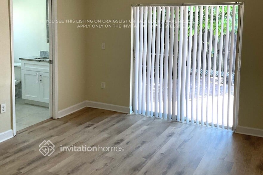 Building Photo - 14108 SW 145th Pl