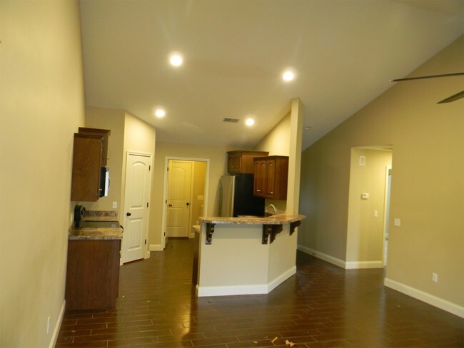 Building Photo - 138 Founders Ct