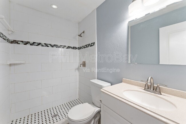 Building Photo - 4312 W Nassau St