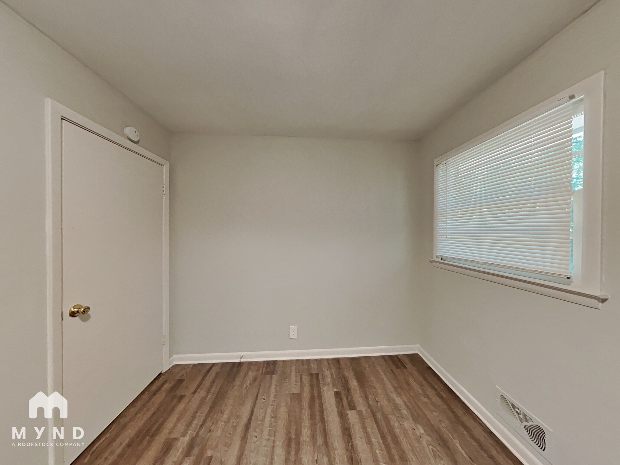 Building Photo - 2731 Carriage Ln