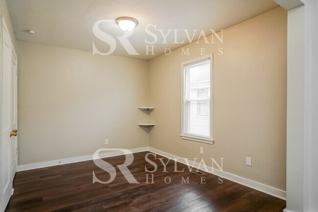 Building Photo - Lovely 3BR 1.5BA home