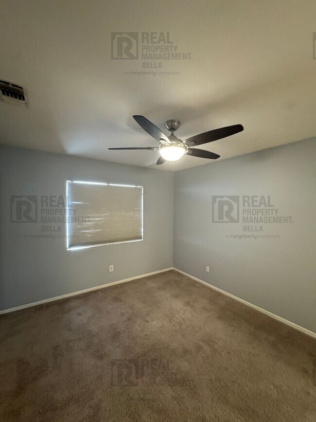 Building Photo - Spacious & Stylish 5-Bed, 3-Bath Home in Prime Murrieta Location