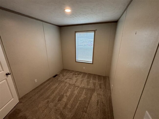 Building Photo - 36 Grant St