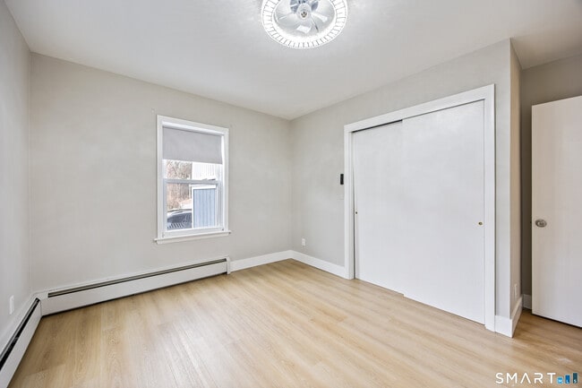 Building Photo - 87 Putnam St