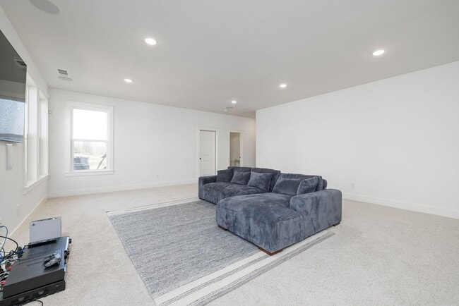 Building Photo - Now available in the highly desirable Lockwood Glen community in Franklin