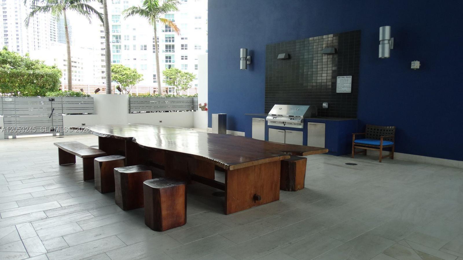 Building Photo - 1300 brickell bay Dr