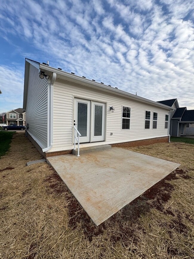 Building Photo - For Rent