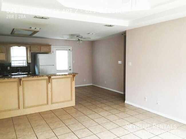 Building Photo - 621 S Pebble Creek