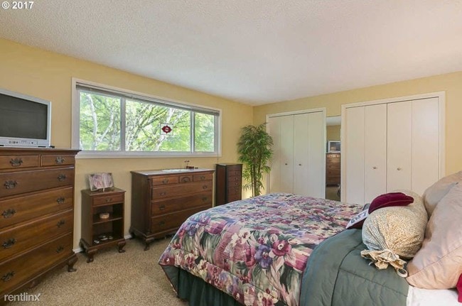 Building Photo - 15 Britten Ct