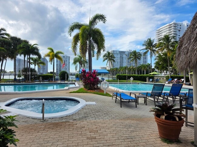 Building Photo - 18151 NE 31st Ct