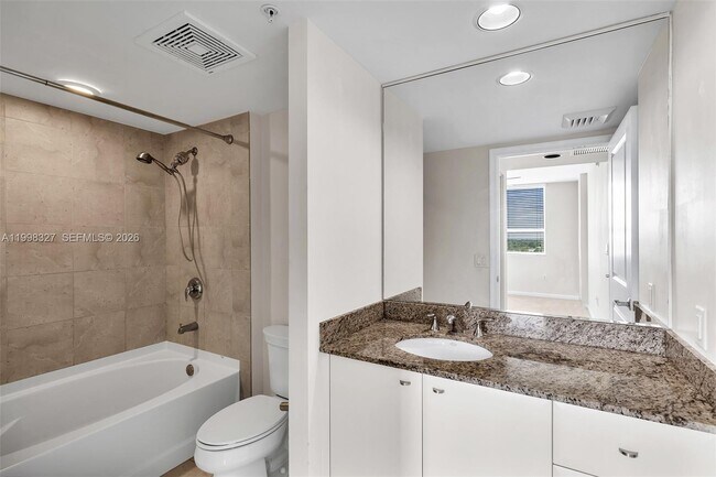 Building Photo - 610 W Las Olas Blvd