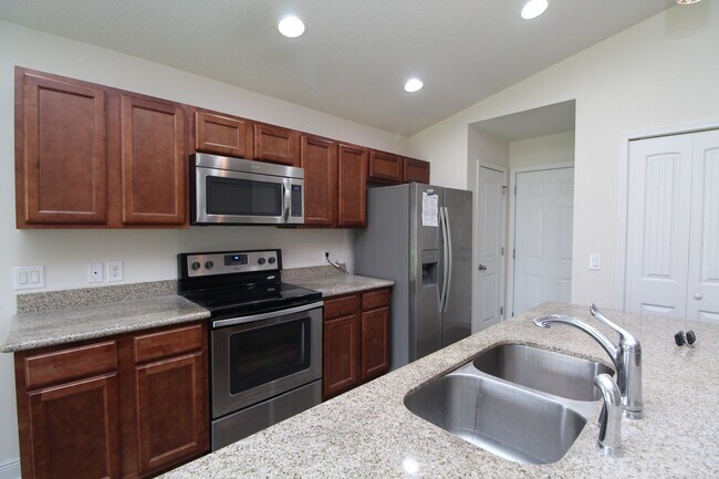 Building Photo - Updated 3-Bedroom, 2-Bath Home with Modern...