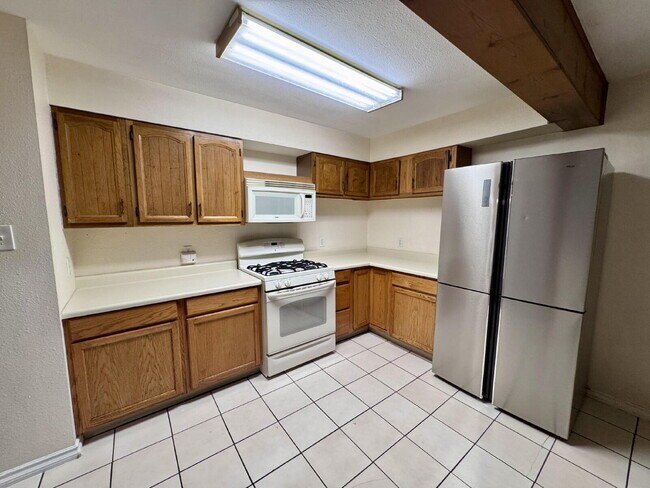 Building Photo - 3031 S Flamingo Way