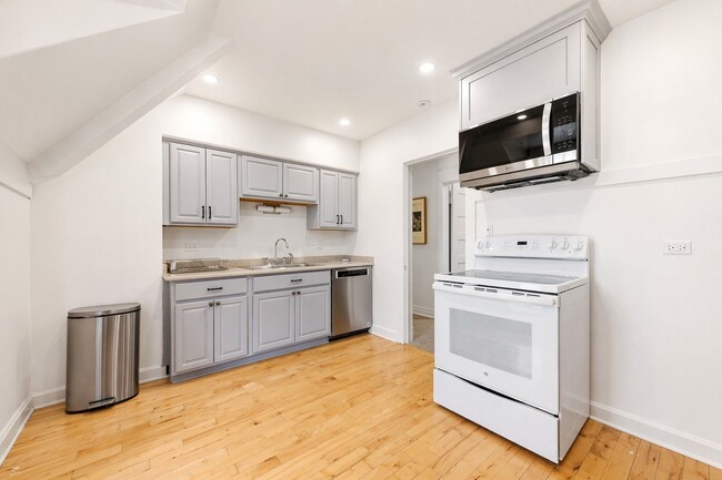 Building Photo - 235 Greenwood St