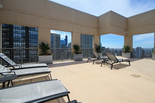 Building Photo - 2 E Erie St