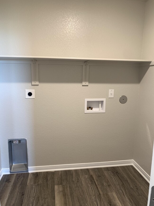 Building Photo - 1329 Aurora Grv Bnd