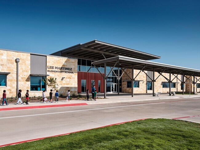 Building Photo - 115 Sweetwater Crk Ln