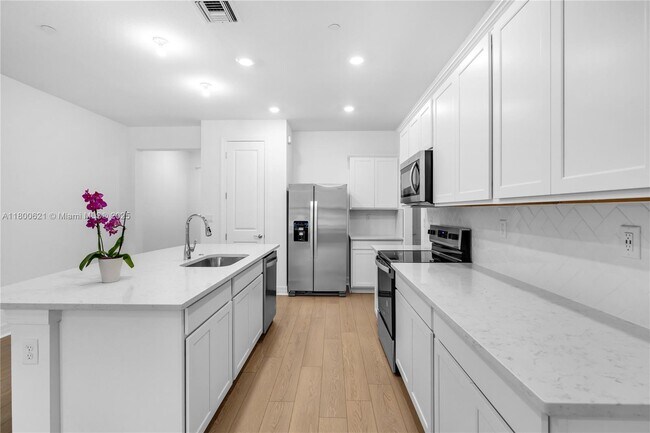 Building Photo - 8353 NW 7th Pl
