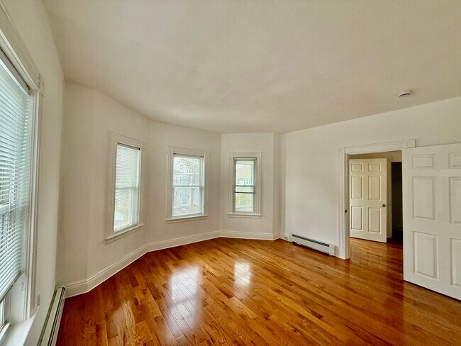 Building Photo - 186 Arlington St