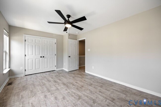 Building Photo - 2805 Queensland Dr
