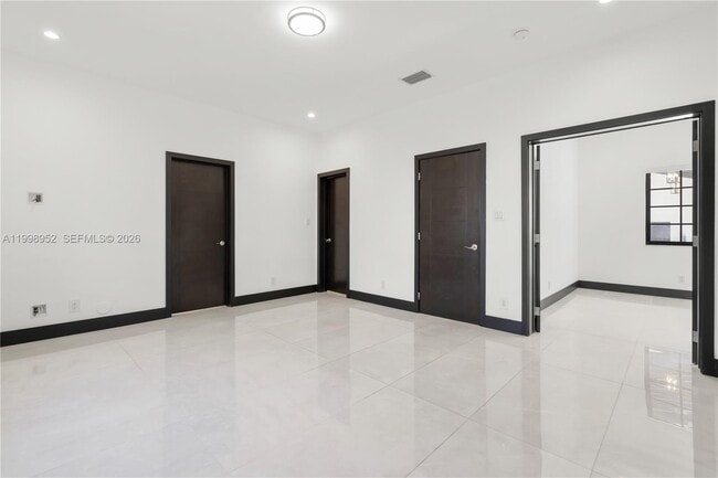 Building Photo - 519 Alhambra Cir