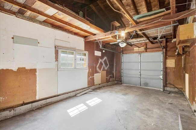 Building Photo - 2 BED / 1 BATH HOUSE IN CENTRAL CHAMPAIGN ...